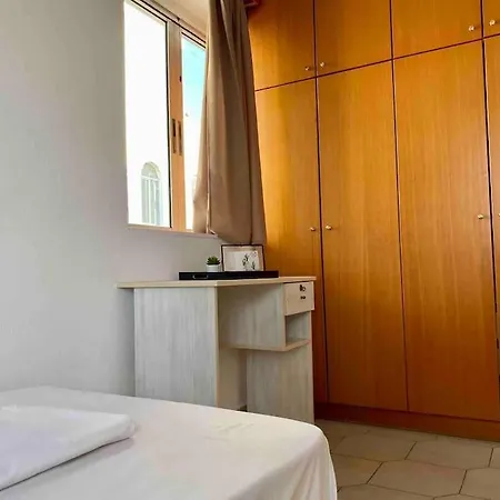 Apartment Spacious Apartment, Steps From The - El Greco No 12 *