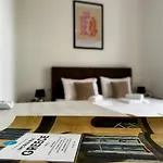 Spacious Apartment, Steps From The - El Greco No 12 *