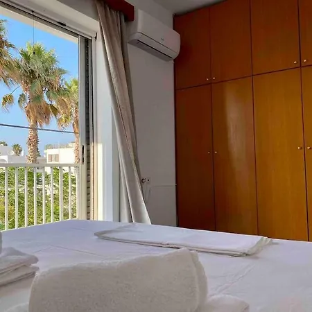 Spacious Apartment, Steps From The - El Greco No 12 Apartament